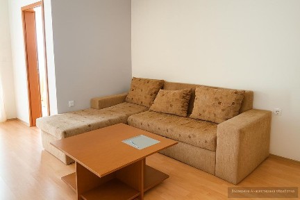 Двустаен апартамент под наем в Център