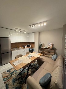 Тристаен апартамент под наем в Център