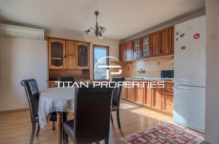 Четиристаен апартамент под наем в кв. Каменица 1