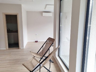 ОФИС под наем в Центъра