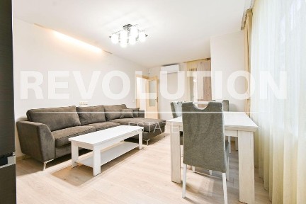 Тристаен апартамент в ж. к. Дървеница