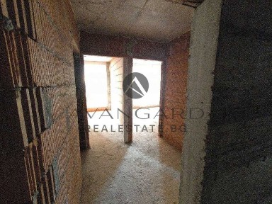 оф. 24397 Двустаен с двор и паркомясто пред акт 14/ Марково