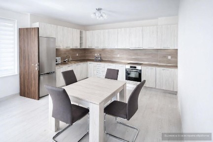 Светъл ТРИСТАЕН апартамент в района на кв. Кючук Париж