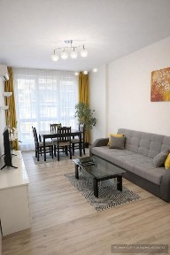 Двустаен апартамент в Центъра/ С интернет, ТВ и входни такси!