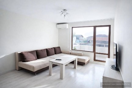 Тристаен апартамент под наем в кв. Кючук Париж