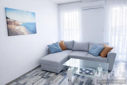 Луксозен 2-стаен апартамент под наем в Център