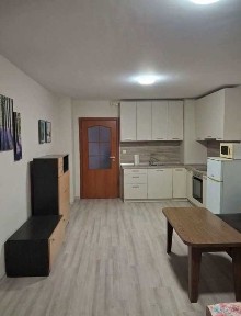 Двустаен ап. под наем в кв. Редута