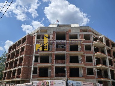 Тристаен апартамент в кв. Манастирски ливади - изток