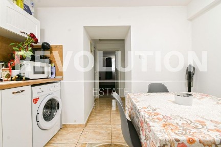 Тристаен апартамент в Центъра на София