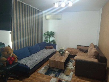 Отдава под наем тристаен апартамент до Манастира