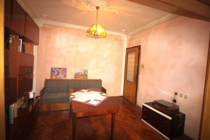 Тристаен апартамент в топ център на гр. Габрово