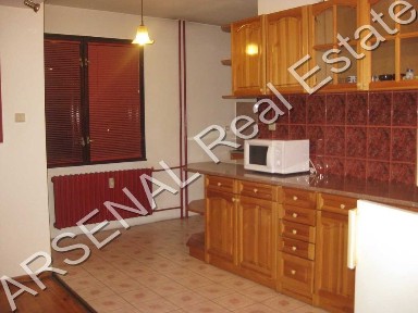 Тристаен апартамент под наем, Редута