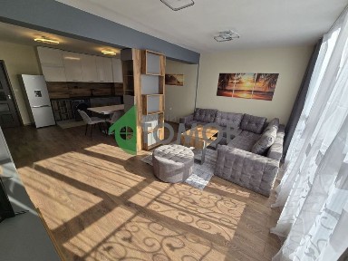 Прекрасен панорамен тристаен апартамент в кв. Била 1