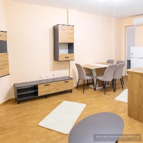 Тристаен апартамент в района на кв. Кючук Париж