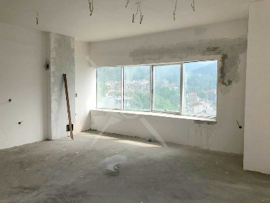 Тристаен в идеален център на Асеновград