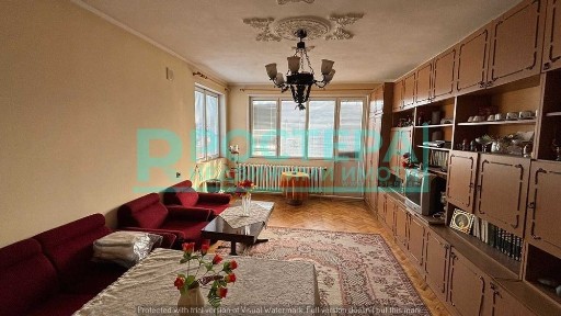 Многостаен Етаж от Къща - кв. Вароша