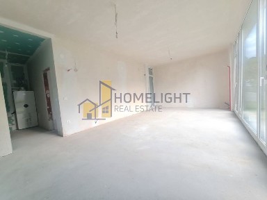 Тристаен апартамент в кв. Бояна