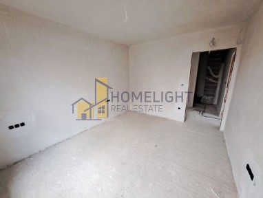 Тристаен апартамент в кв. Бояна