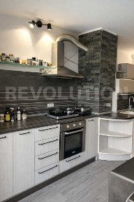 Четиристаен апартамент в ж. к. Дървеница