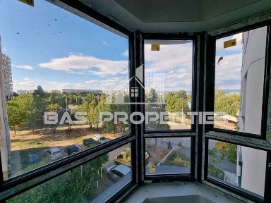 Многостаен в София-Люлин 6 площ 218