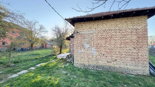 Тухлена къща в гр. Дебелец