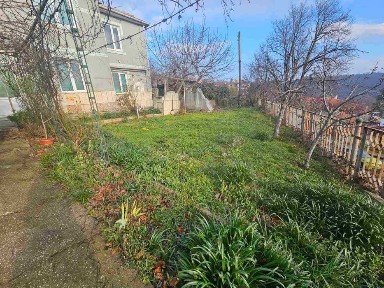 Двуетажна къща в гр. Балчик - район Гемиджи