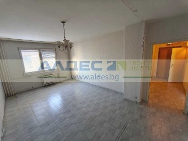 Продава се непреходен тристаен ап. в Люлин 10 срещу Парка!