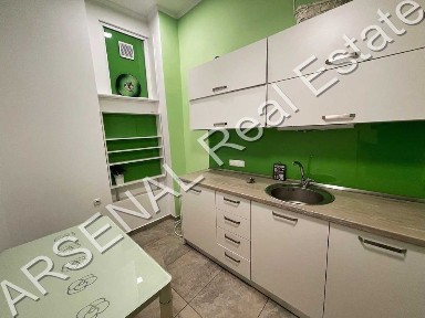 Тристаен апартамент под наем, Център