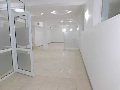 Търговски обект/ салон/ офис/детски център, Център, 190 кв. м.