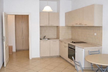 Едностаен апартамент под наем в Център