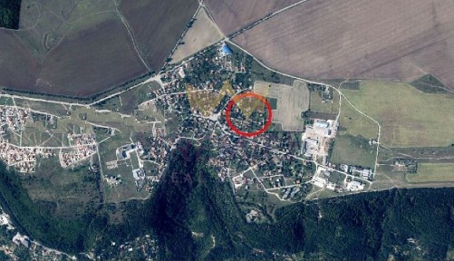 Парцел с постройка в с. Каменар