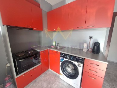 Двустаен апартамент в района на Колхозен пазар