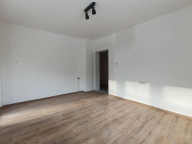 Тристаен апартамент в кв. Асенов