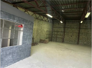 Склад за хранителни стоки 135 м2, ЗПЗ