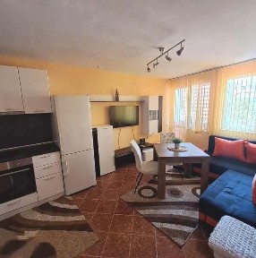 Двустаен апартамент, под наем, кв. Колхозен пазар