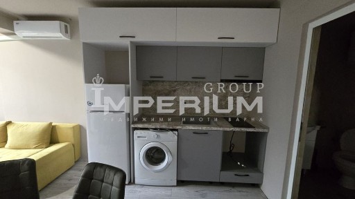 ЕКСКЛУЗИВНО! Двустаен новообзаведен апартамент с ПАРКОМЯСТО под наем