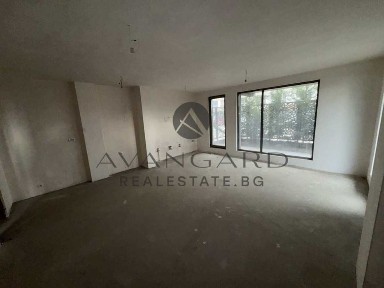 оф. 16159 Двустаен с Двор/ Гребната