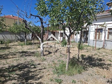 Къща на един етаж в с. Кърнаре, общ. Карлово