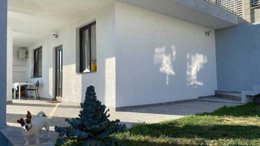 С ПАРКОМЯСТО. Под НАЁМ двустайна къща. Виница. От собственник