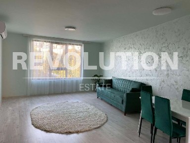 Четиристаен апартамент в района на Бриз!