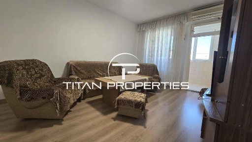 Тристаен апартамент за продажба в кв. Кючук Париж