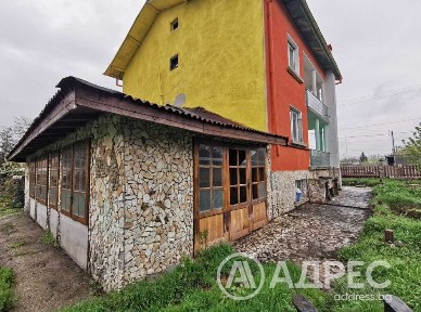 Къща, с. Ново село, РЗП 249 кв. м., двор - 846 кв. м.