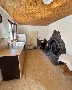 Тухлена къща, център, село Здравец