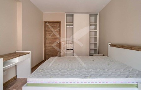 Двустаен апартамент в кв. Кръстова вада №24280