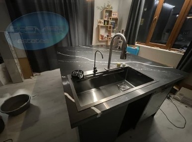 Етаж от къща с двор, гр. Асеновград