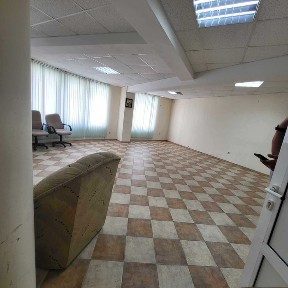 Отдава под наем офис в центъра на град Пещера