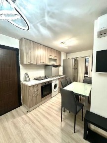 Тристаен апартамент, под наем, кв. Колхозен пазар