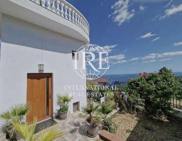 Къща в Добрич, област-гр. Балчик площ 297 цена 440000