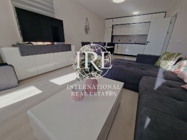 Слънчев тристаен апартамент! Живописна локация! Панорамна гледка!