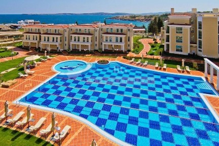 Гледка мореНови мебелиФлорес Гарден